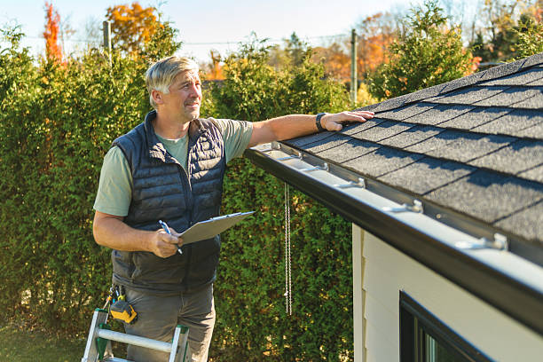 Professional Roofing technician working in Idanha, OR